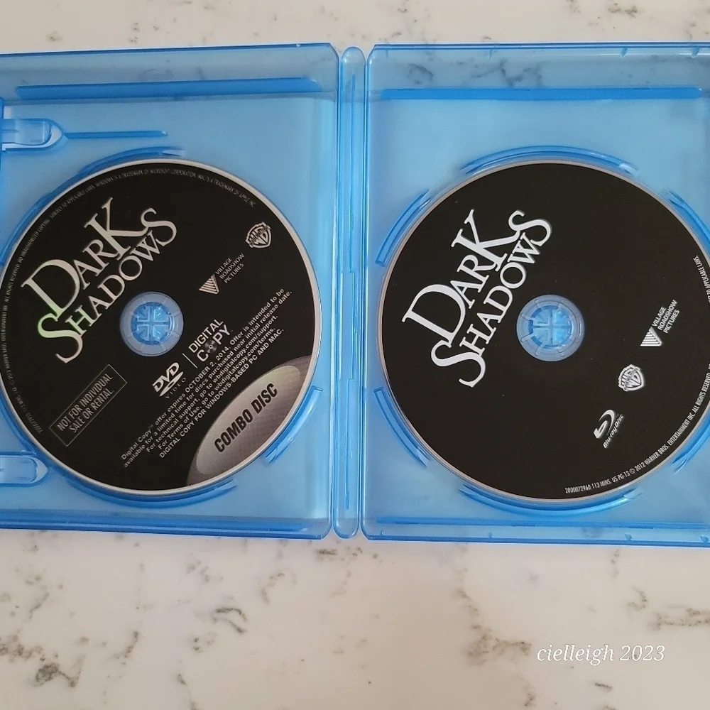 📽3 for $10 movies📽 Tim Burton's Dark Shadows with Johnny Depp DVD/Blu-R - Picture 3 of 4